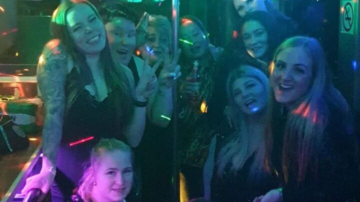 Rullende natklub på fire hjul: Den ultimative guide til den perfekte partybus